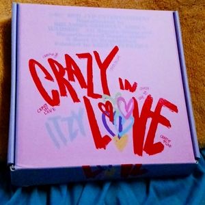 Itzy crazy in love album!!